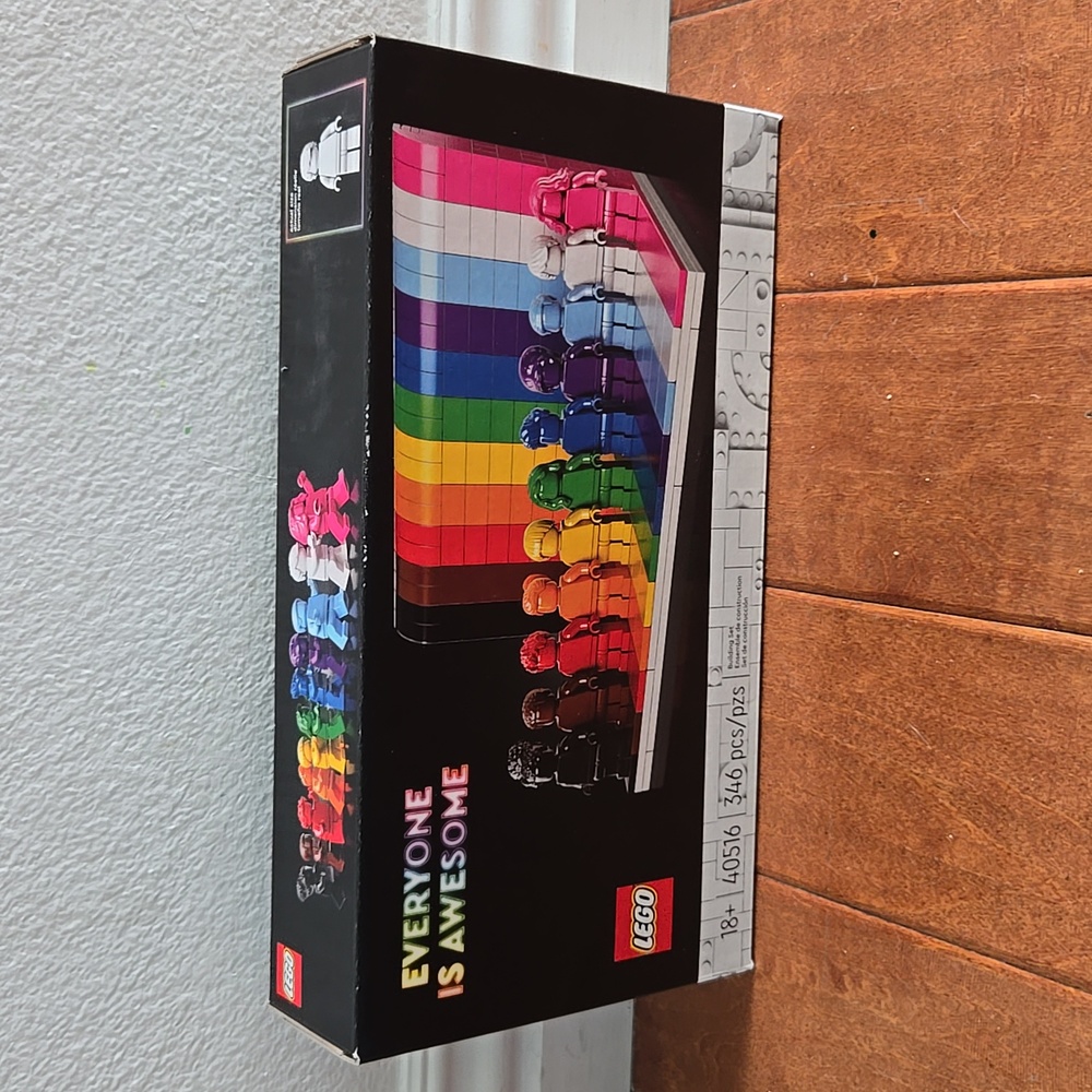 LEGO #40516 - LIMITED EDITION PRIDE SET - Everyone Is Awesome - *NIB*